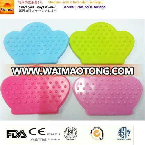 Hot Sale BPA free chewable plastic teether baby teether